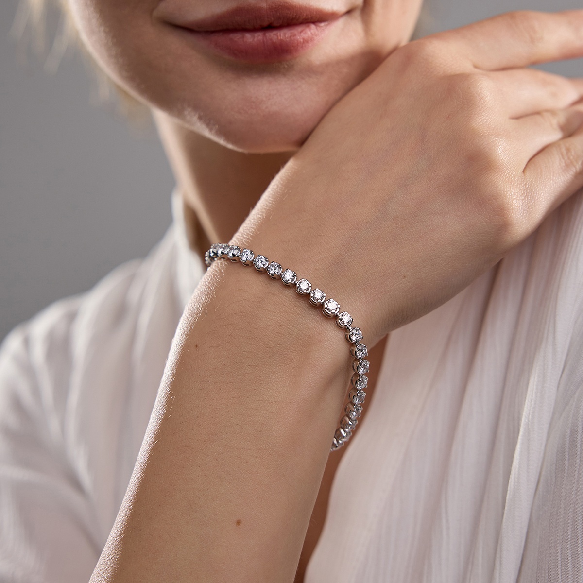 7 ctw Round Lab Grown Diamond Four-Prong Tennis Bracelet - 7 Inches